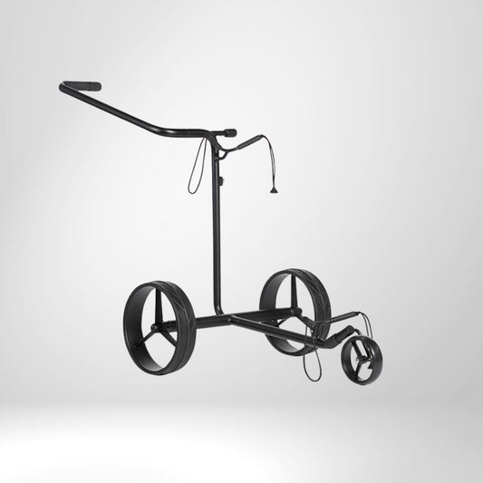 Schwarzer Golf Trolley mit drei Rädern und schlichtem Design auf weißem Hintergrund