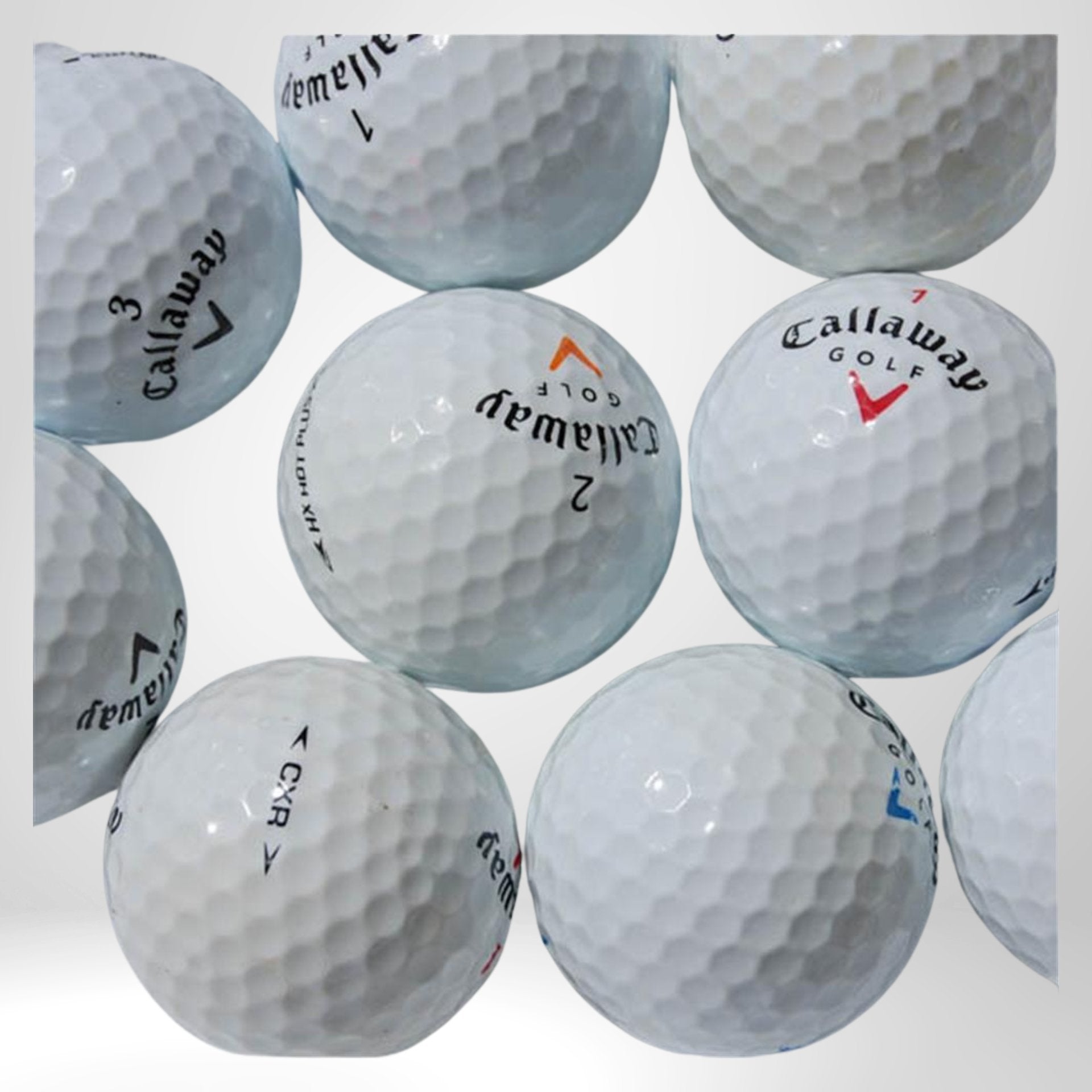 Mehrere Callaway Golfbälle auf weißem Hintergrund, Golfzubehör Detailansicht