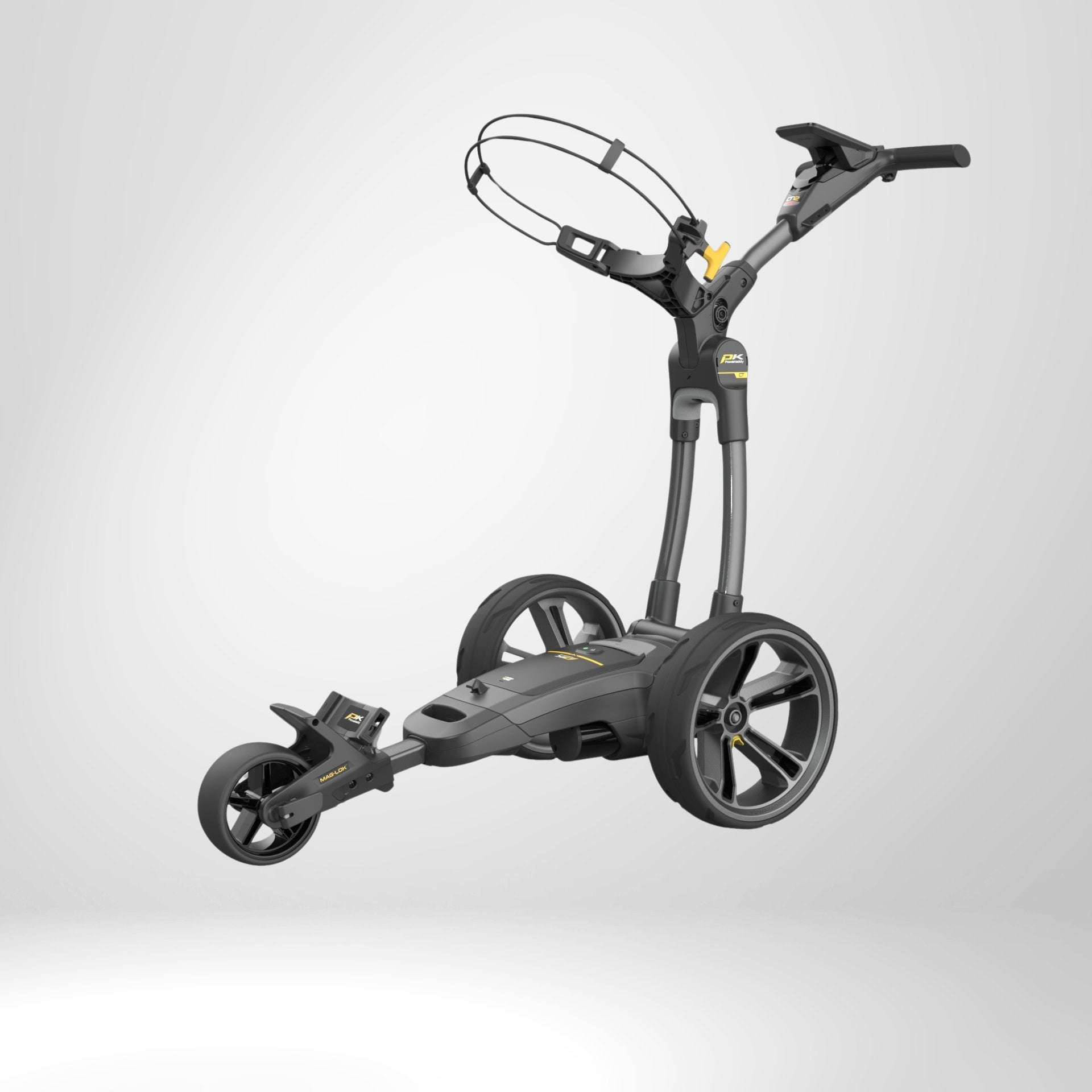 Moderner elektrischer Golf Trolley in Gunmetal Grau mit drei Rädern auf weißem Hintergrund