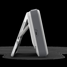 Golf Launch Monitor in Grau, seitliche Ansicht mit Klappständer, moderndes Golfzubehör