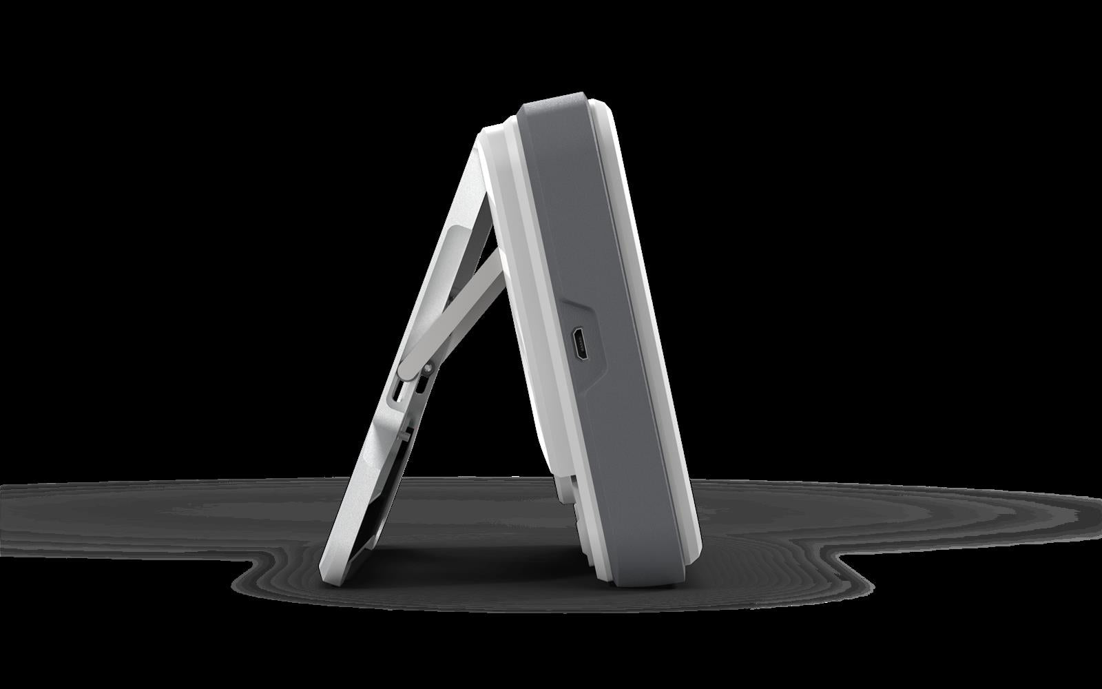 Golf Launch Monitor in Grau, seitliche Ansicht mit Klappständer, moderndes Golfzubehör