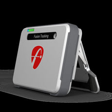 Moderner Golf Launch Monitor in Grau mit Fusion Tracking für präzise Golfschwunganalyse