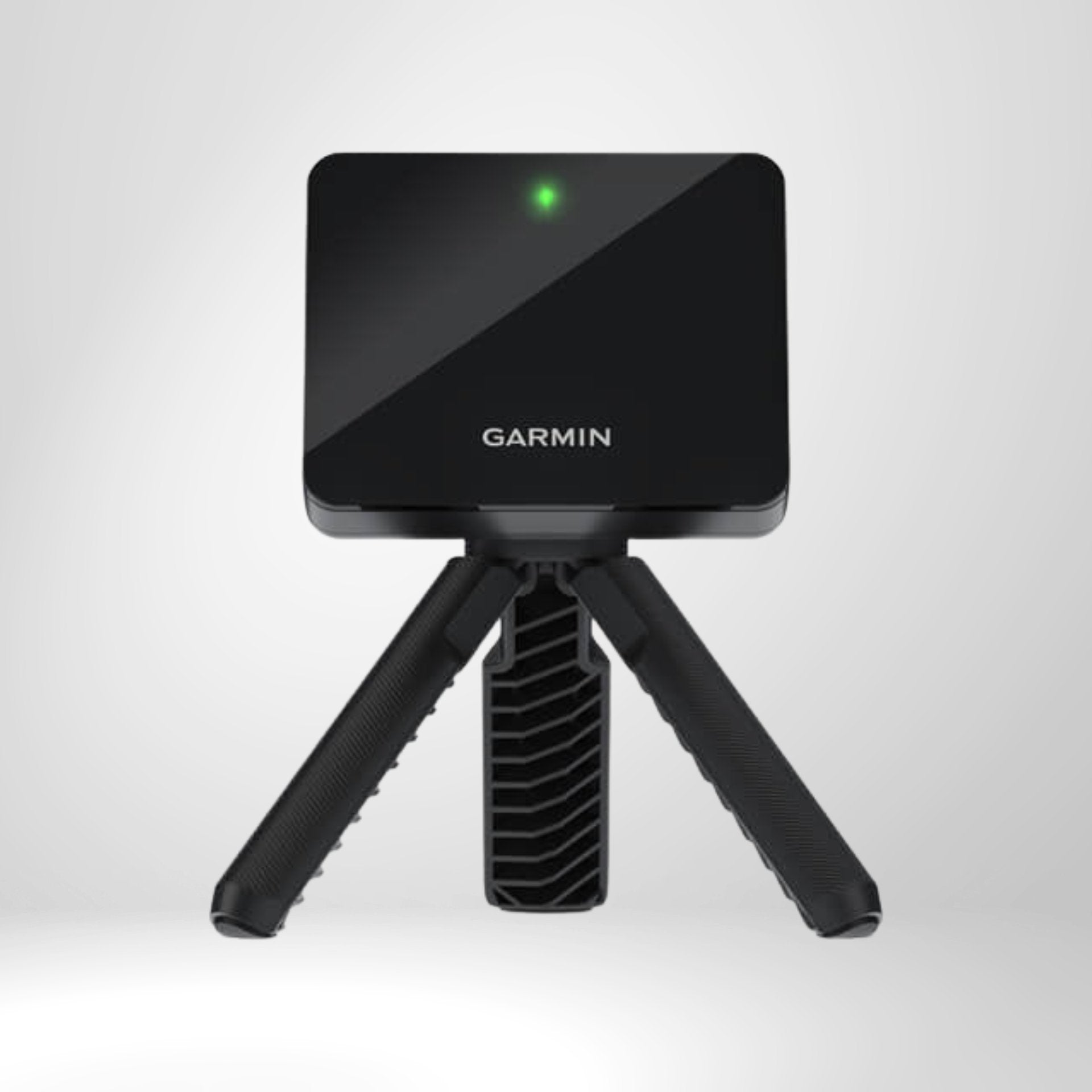 Garmin Approach R10 Launch Monitor auf Stativ, modernes Golf Zubehör für Indoor und Outdoor Nutzung