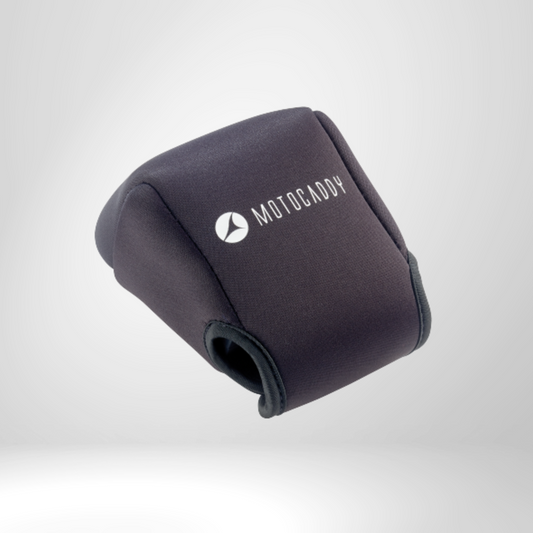 Schwarze Motocaddy E-Trolley Schutzhülle aus Neopren auf weißem Hintergrund