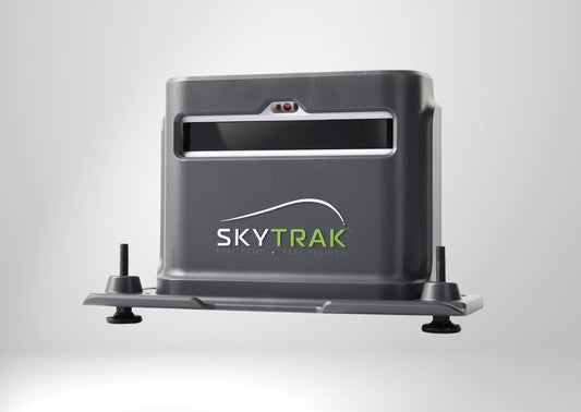 SkyTrak Plus Golfsimulator Schutzgehäuse, robustes Case, grau, auf weißem Hintergrund