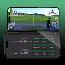 Golf-Simulator App auf Smartphone zeigt Driving Range und Ballflug-Analyse mit Golfdaten.