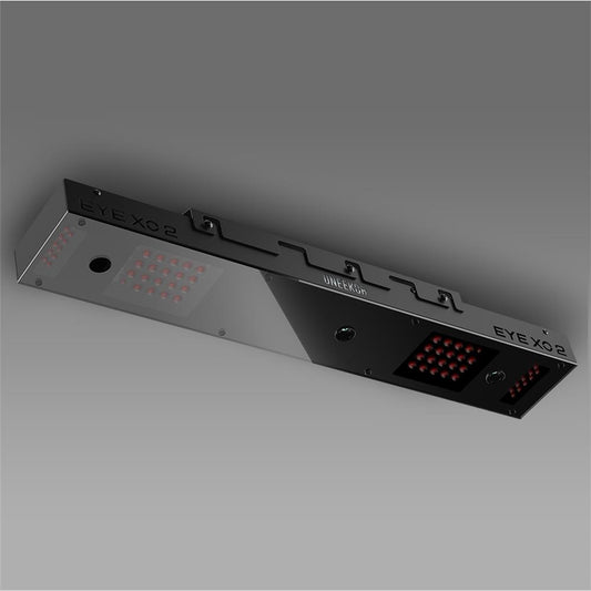 Golf Simulator Sensor EYE XO2 zur Deckenmontage, Nahaufnahme, schwarzes Design mit LED-Lichtern