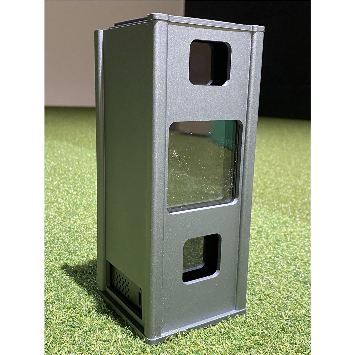 Golf Launch Monitor auf Kunstrasen, Golf Simulator Zubehör, rechteckiges Gerät