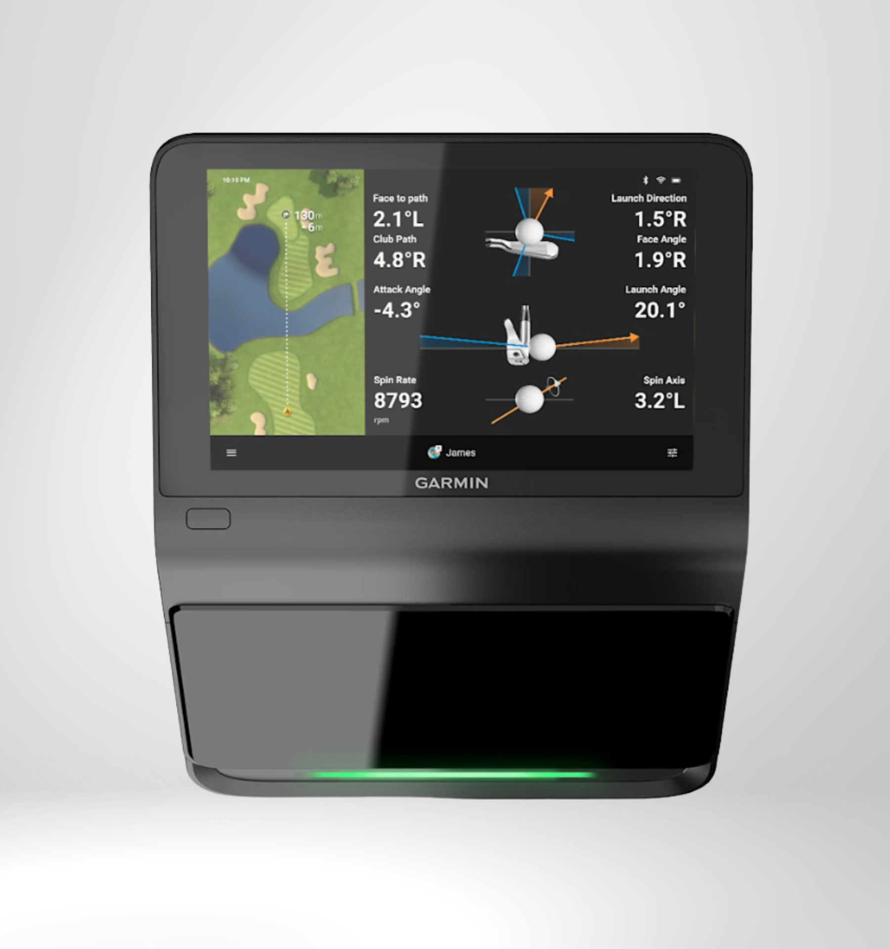 Garmin Golf Simulator mit Display, zeigt Abschlagdaten und virtuellen Golfplatz